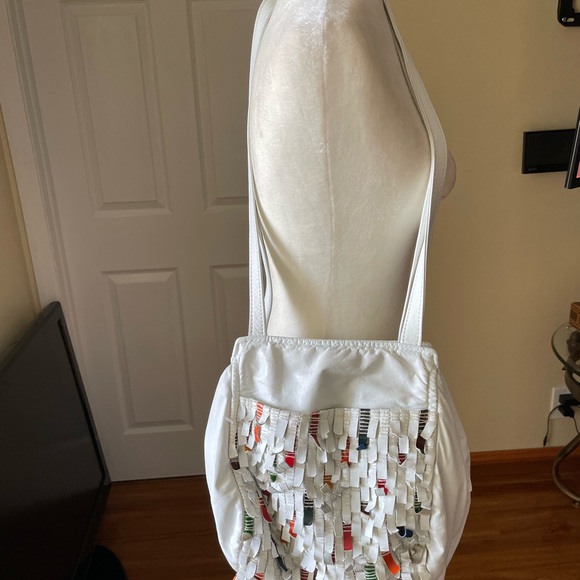White designer White leather shoulder bag by East West Designs - Picture 2 of 10